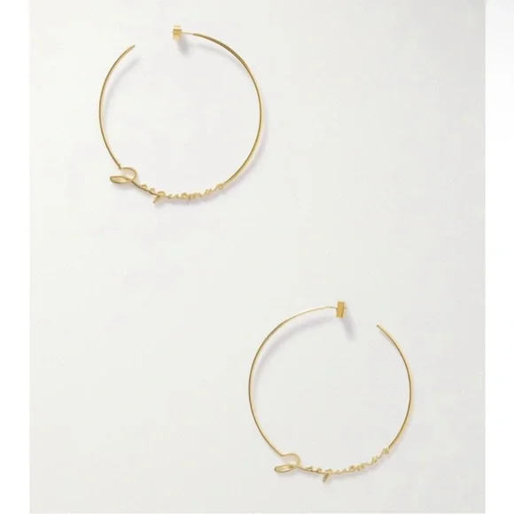 NEW Jacquemus Gold Cursive Script Logo Open Large Hoop Earrings $350 MSRP - Picture 1 of 12